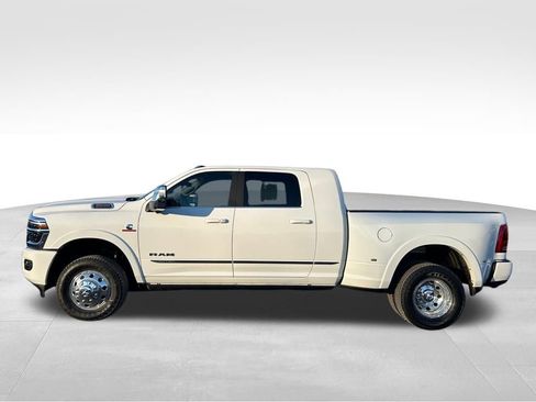 Used 2025 RAM 3500 Limited image 13