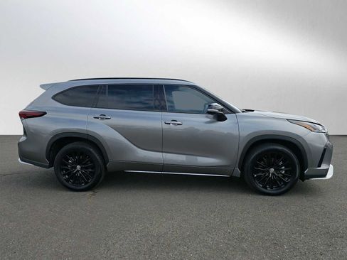 Certified 2026 Toyota Highlander XSE AWD/4WD image 2