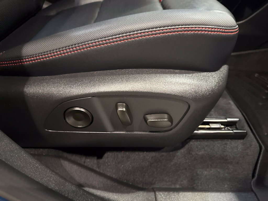 Used 2026 Chevrolet Traverse RS AWD/4WD image 13