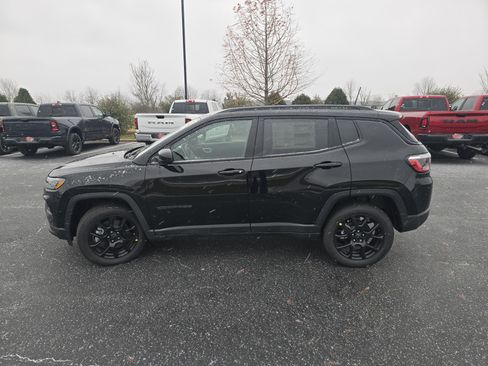 New 2026 Jeep Compass Latitude image 13