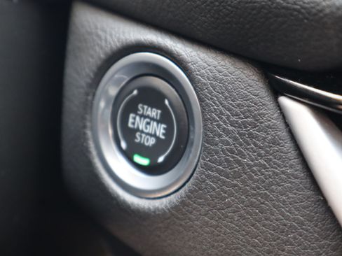 Used 2025 Cadillac XT4 Premium Luxury FWD image 43