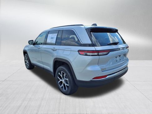 New 2025 Jeep Grand Cherokee Limited w/ Trailer Tow Package image 6