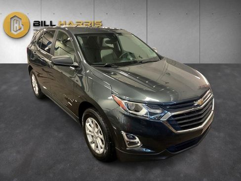 Used 2020 Chevrolet Equinox LS w/ LS Convenience Package image 3