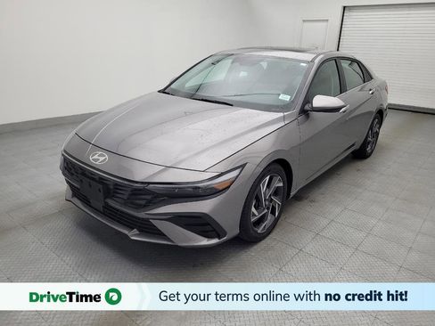 Used 2025 Hyundai Elantra SEL FWD image 1