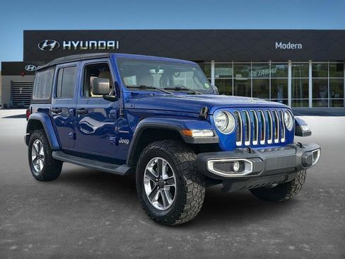 Used 2019 Jeep Wrangler Unlimited Sahara image 3