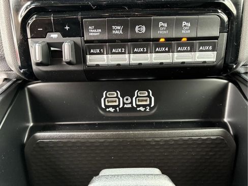 Used 2024 RAM 2500 Laramie w/ Night Edition AWD/4WD image 31