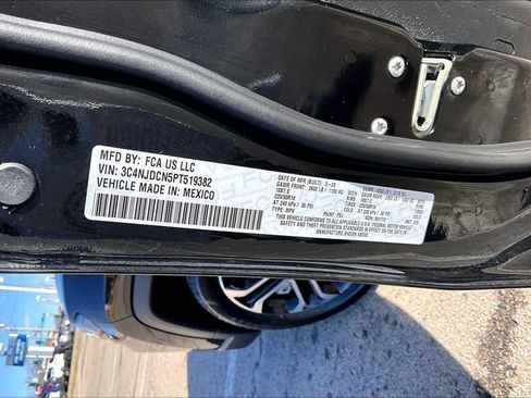 Used 2023 Jeep Compass Limited image 35