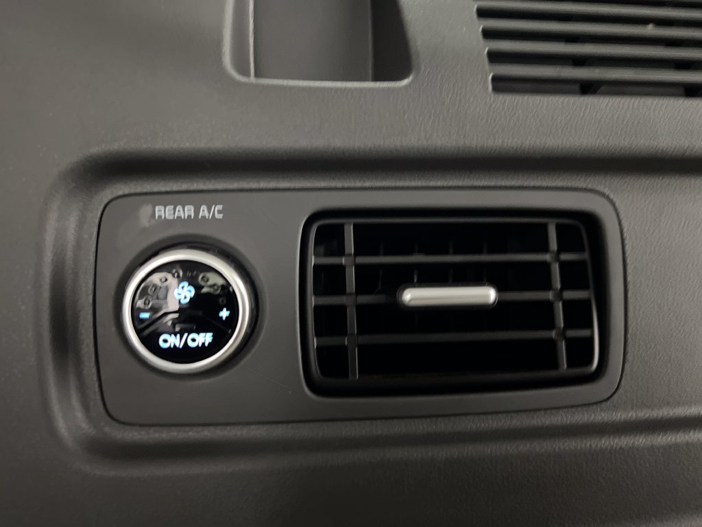 Used 2025 Hyundai Santa Fe SEL FWD image 34