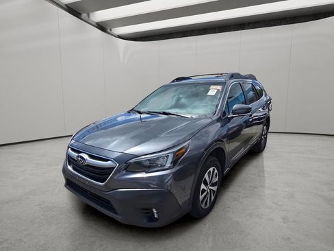 Used 2022 Subaru Outback Premium AWD/4WD image 2
