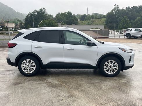 New 2025 Ford Escape Active w/ Cold Weather Package image 2