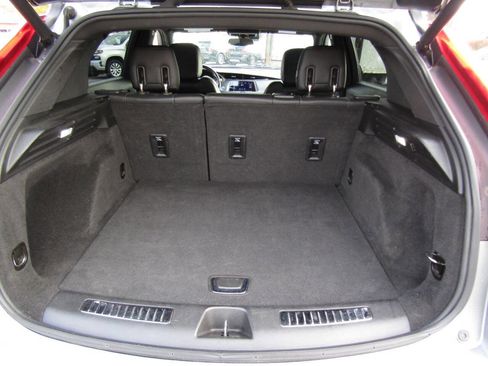 Used 2023 Cadillac XT4 Premium Luxury w/ Cold Weather Package image 23