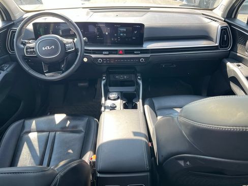 Certified 2025 Kia Sorento EX w/ EX Panoramic Sunroof Package AWD/4WD image 12
