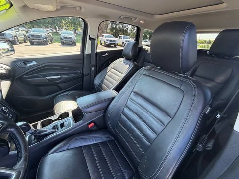 Used 2018 Ford Escape Titanium w/ Ford Safe & Smart Package AWD/4WD image 7