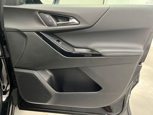 Used 2026 Chevrolet Equinox LT FWD image 24