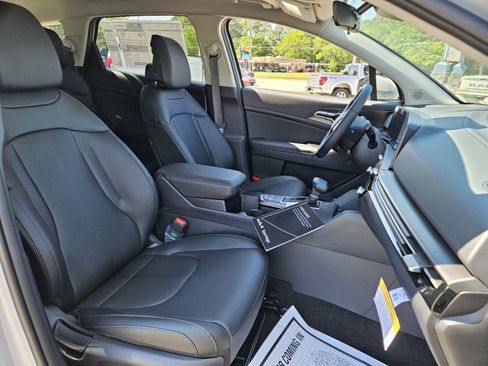 New 2026 Kia Sportage EX FWD image 12