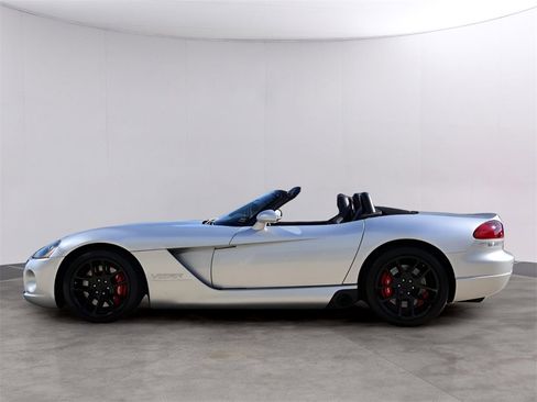 Used 2003 Dodge Viper SRT-10 image 4