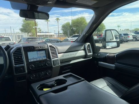 Used 2017 Ford F350 Lariat w/ Lariat Ultimate Package AWD/4WD image 27