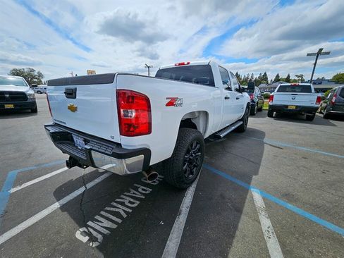 Used 2014 Chevrolet Silverado 2500 LT w/ Interior Plus Package AWD/4WD image 7