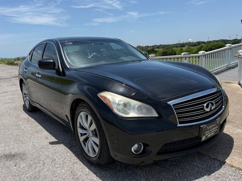 Used 2013 INFINITI M56 RWD image 3