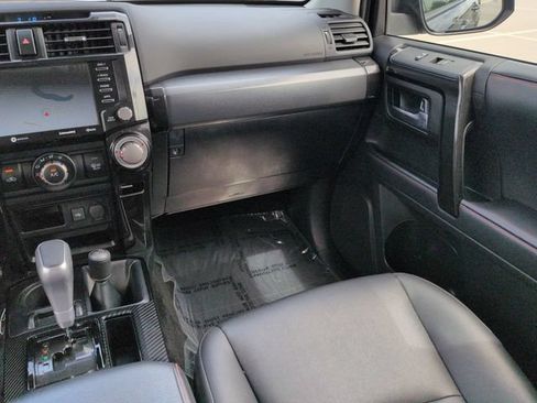 Certified 2023 Toyota 4Runner TRD Off-Road Premium w/ Moonroof Package AWD/4WD image 17