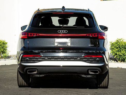 Certified 2025 Audi Q5 Premium w/ Premium Plus AWD/4WD image 9