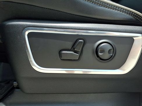 Used 2025 RAM 1500 Laramie RWD image 16