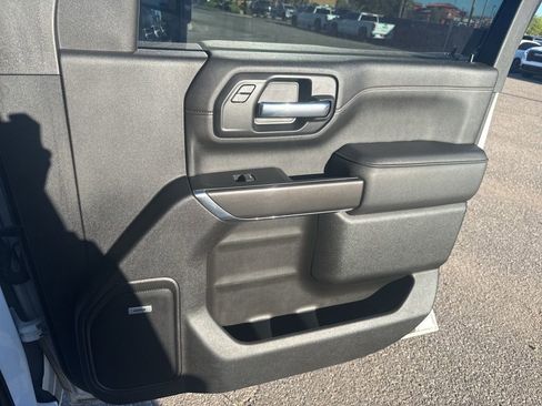 Used 2022 GMC Sierra 2500 AT4 w/ AT4 Preferred Package image 15