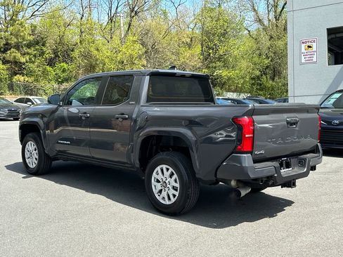 Used 2025 Toyota Tacoma SR5 image 3