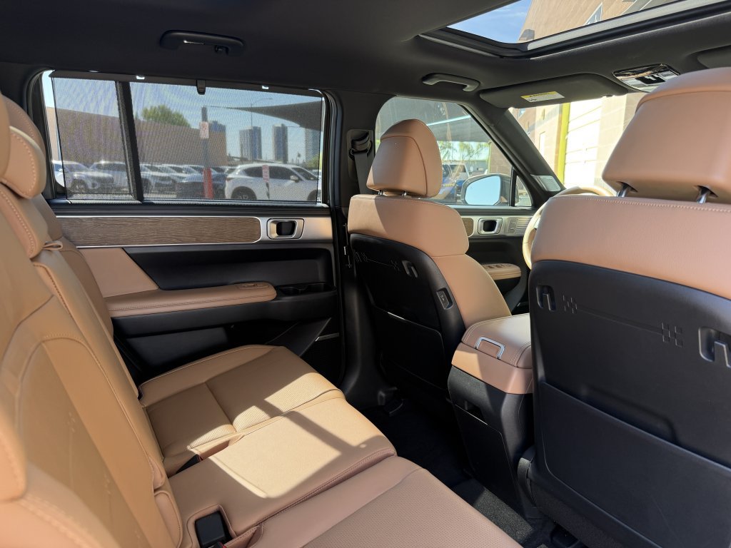 Used 2025 Hyundai Santa Fe Limited FWD image 42