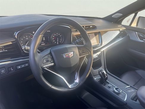 Used 2021 Cadillac XT6 Premium Luxury image 24