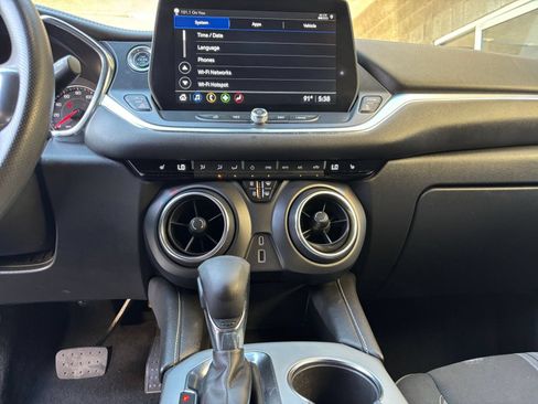 Used 2025 Chevrolet Blazer LT FWD image 19