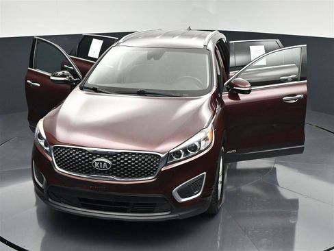 Used 2018 Kia Sorento AWD image 36