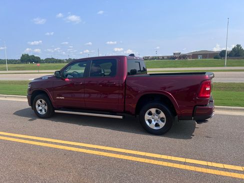 Used 2025 RAM 1500 Big Horn AWD/4WD image 7