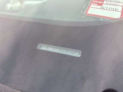 Used 2025 Hyundai Elantra Limited image 9