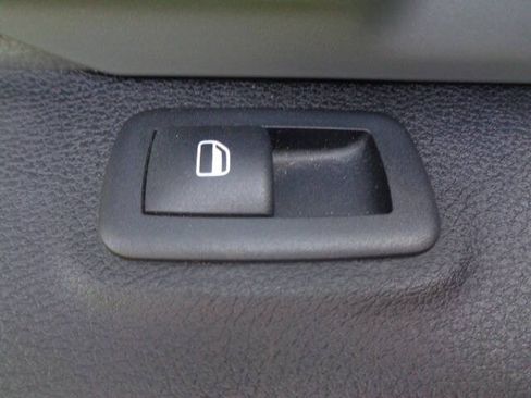 Used 2022 RAM 1500 Classic SLT w/ Electronics Group AWD/4WD image 21