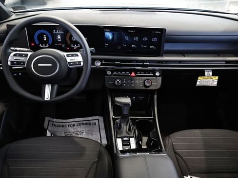 New 2026 Hyundai Santa Cruz SE image 9