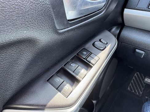 Used 2015 Toyota Camry SE FWD image 22