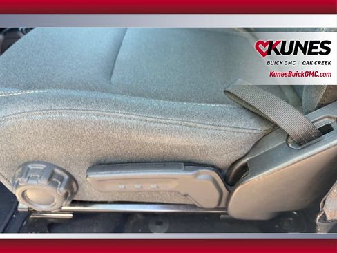 Used 2025 Jeep Wrangler Unlimited Sahara AWD/4WD image 12