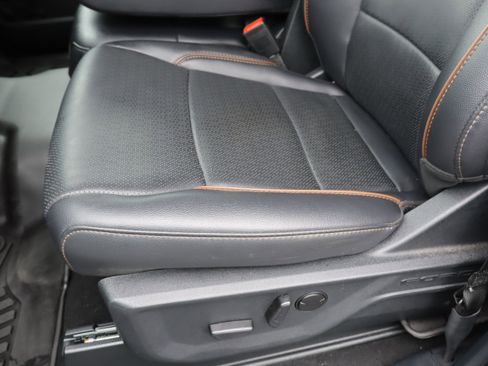 Used 2025 Ford F250 Lariat w/ Chrome Package image 20