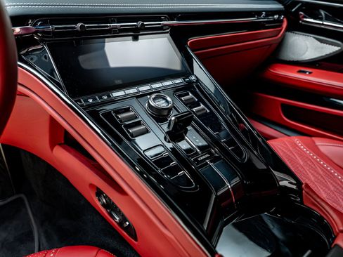 Used 2024 Aston Martin DB12 Coupe RWD image 41