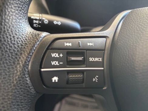 Used 2023 Honda HR-V LX image 12