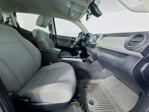 Used 2023 Toyota Tacoma SR5 w/ Technology Package image 30