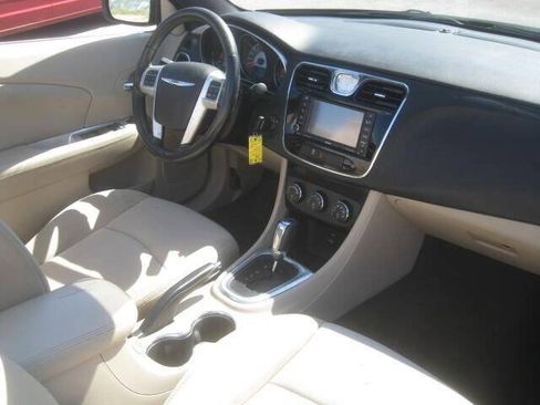 Used 2012 Chrysler 200 Touring FWD image 23