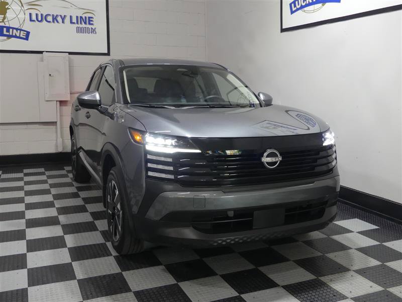 Used 2025 Nissan Kicks SV AWD/4WD image 5