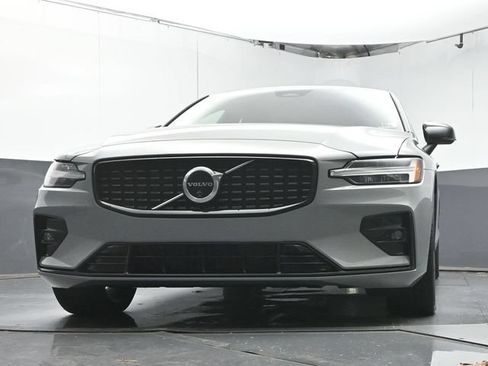 Used 2024 Volvo S60 B5 Plus w/ Protection Package Premier FWD image 33