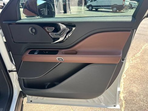 New 2026 Lincoln Aviator Reserve w/ Jet Appearance Package AWD/4WD image 14
