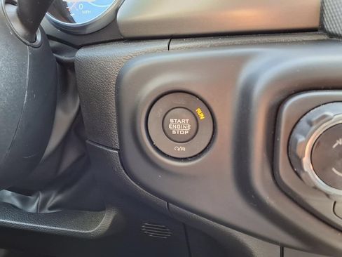Used 2022 Jeep Wrangler Unlimited Sport AWD/4WD image 16