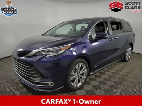 Used 2021 Toyota Sienna Platinum FWD image 3