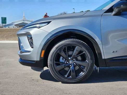 New 2025 Buick Envision Sport Touring image 5