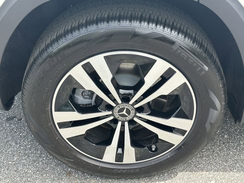 Certified 2025 Mercedes-Benz GLB 250 image 19